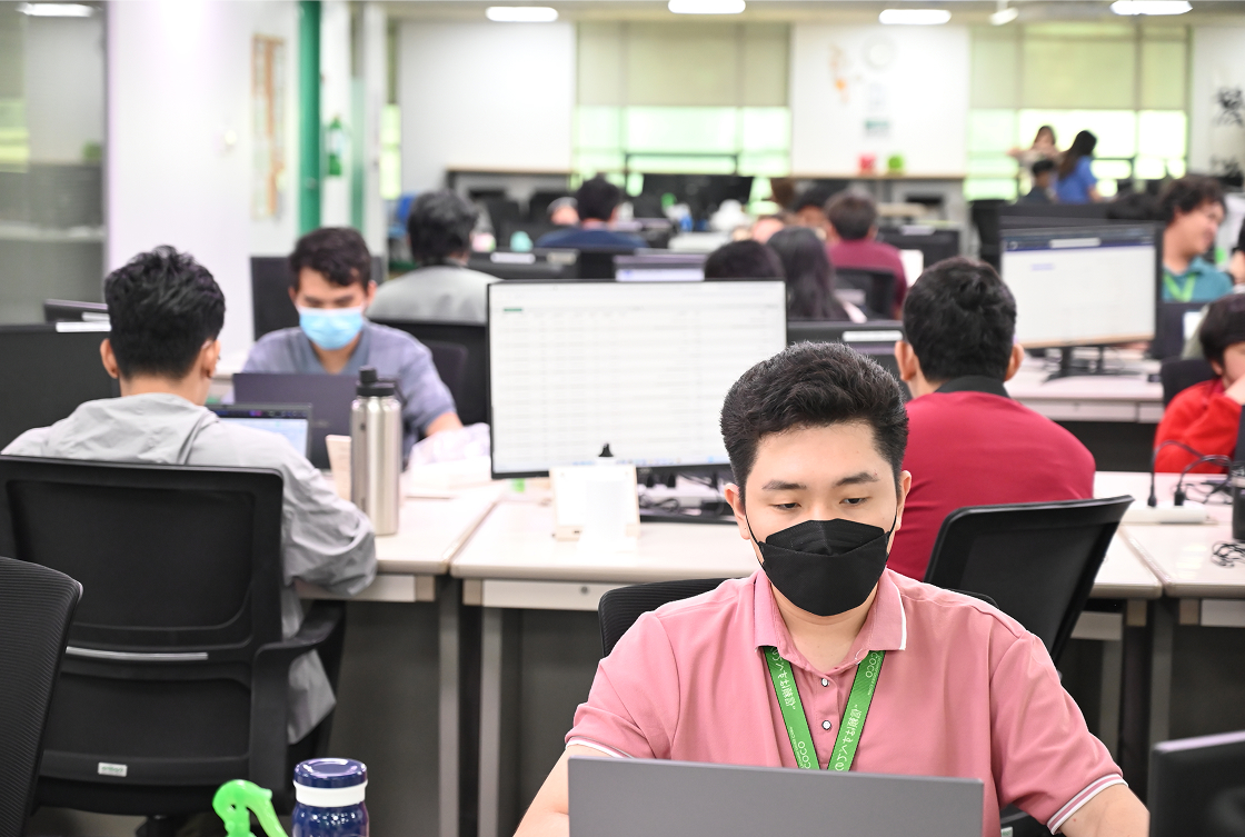 RGTC office — engineers at work